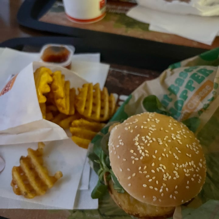 photo of Burger King Plant Based Nugget Burger shared by @sedreghe on  29 Jun 2023 - review