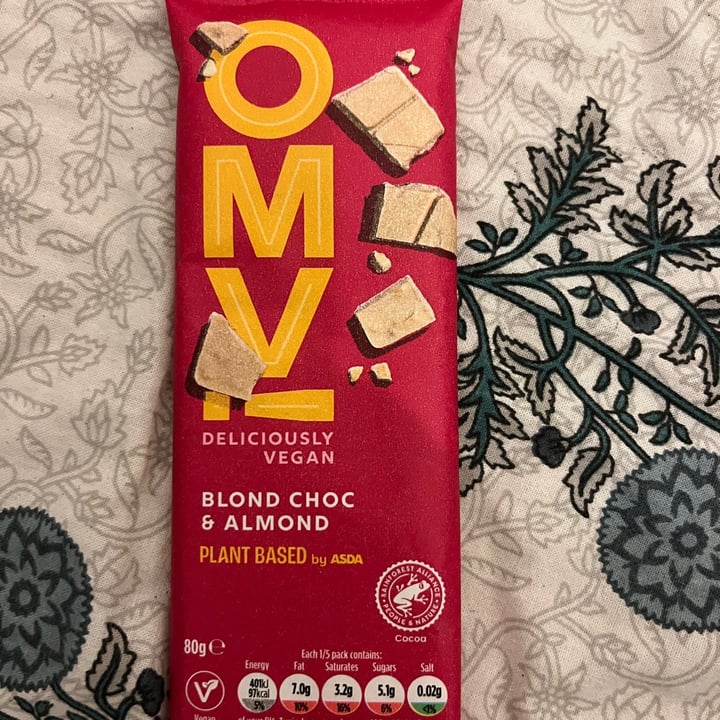 photo of ASDA blond choc & almond shared by @rubyami on  25 Jan 2023 - review