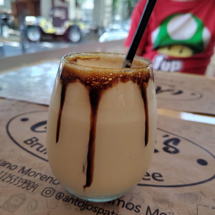 photo of Antojo’s café Con Leche Frío shared by @ericaterreros on  10 Mar 2023 - review