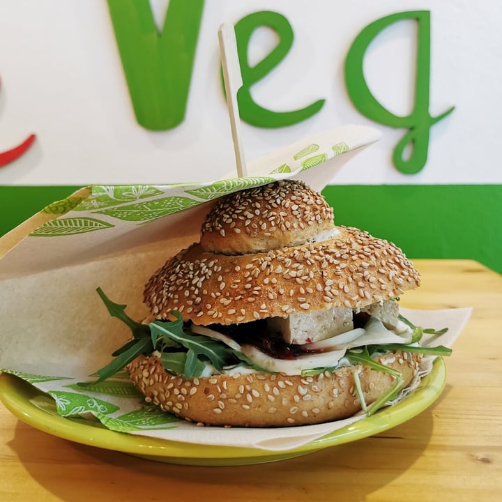 photo of Vegan e Veg Brioche Salata shared by @storiedipaneecucina on  04 Apr 2023 - review