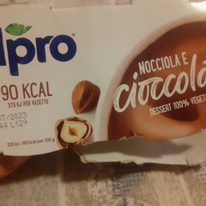 photo of Alpro Nocciola e cioccolato dessert 100% Vegetale shared by @tresy on  12 Jun 2023 - review