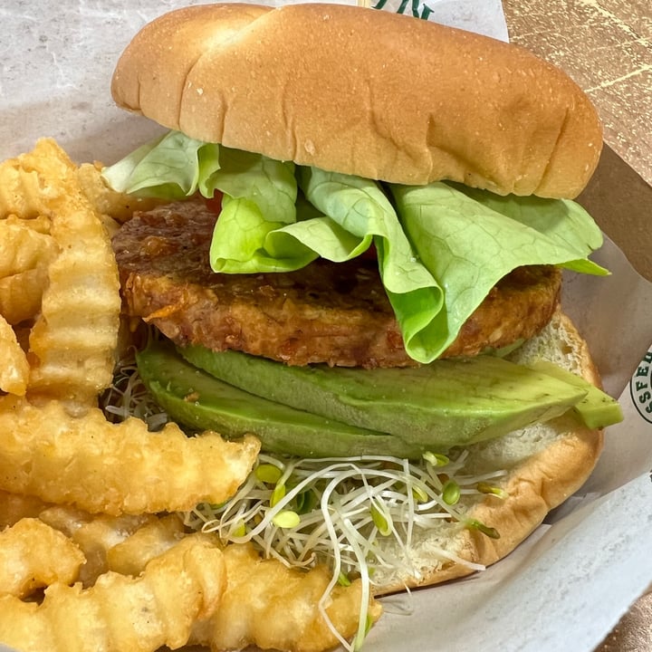 photo of Kualoa Grill Garden Burger shared by @carrieannburns on  27 Feb 2023 - review