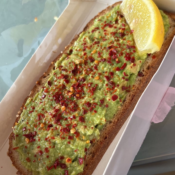 photo of Pret A Manger Smashed Avo Open Sandiwich shared by @carolinecherie on  29 Mar 2023 - review