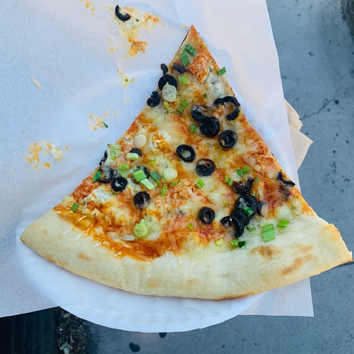 photo of Sizzle Pie West Portland Daily Vegan Slice Special shared by @savocado on  19 Apr 2023 - review