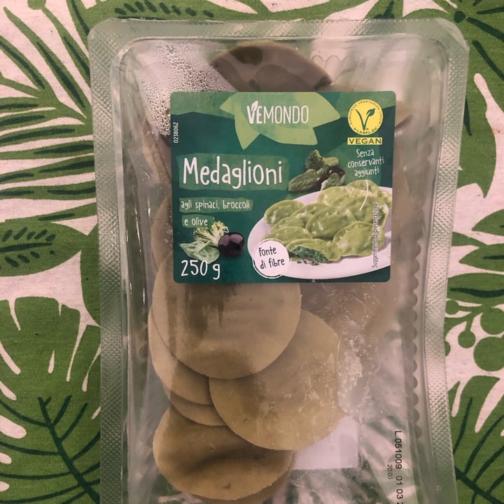 photo of Vemondo medaglioni Spinaci, Broccoli E Olive shared by @parentesigraffa on  15 Feb 2023 - review