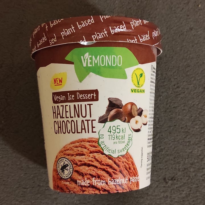 photo of Vemondo Hazelnut Chocolate Ice Dessert shared by @mrd2020 on  27 Feb 2023 - review