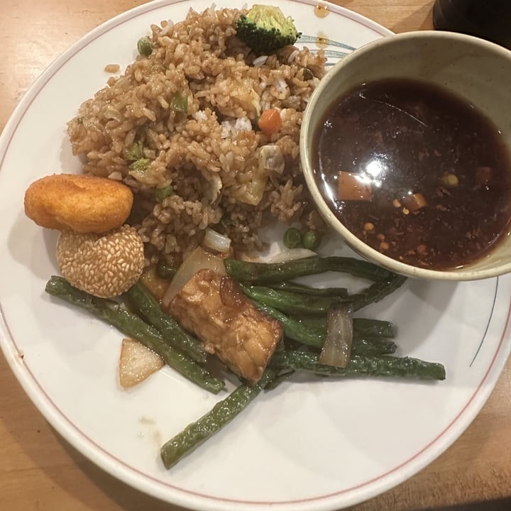photo of Trendy Vegan Buffet shared by @fleurdelisftw on  26 Apr 2023 - review