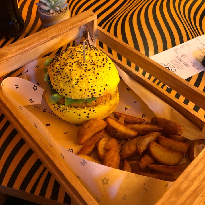 photo of Flower Burger Spicy cecio shared by @hachi on  04 Feb 2023 - review