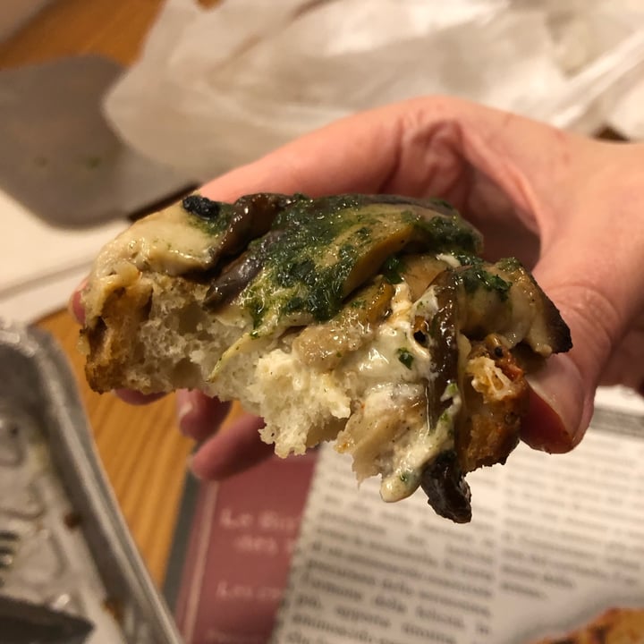 photo of Rifugio Romano bruschetta gorgonzola e funghi porcini shared by @babi84 on  30 Apr 2023 - review