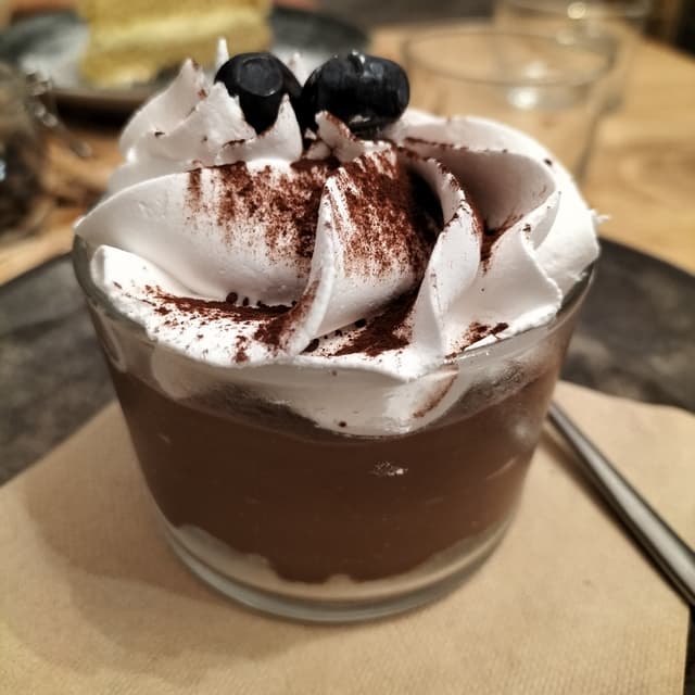 Photo of the dish “Crumble di riso con panna e cioccolato”