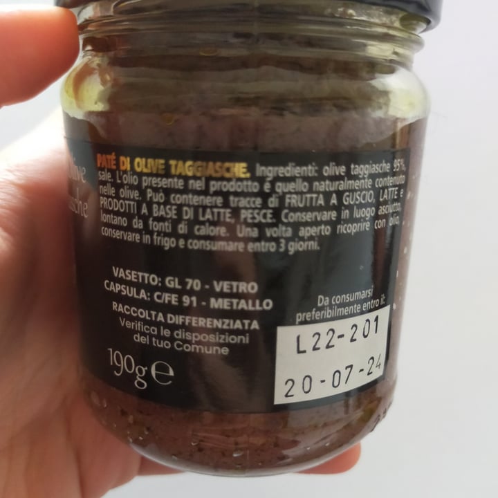 photo of Le nostre stelle Paté di olive taggiasche shared by @nightmarebeforeveg on  29 Dec 2022 - review