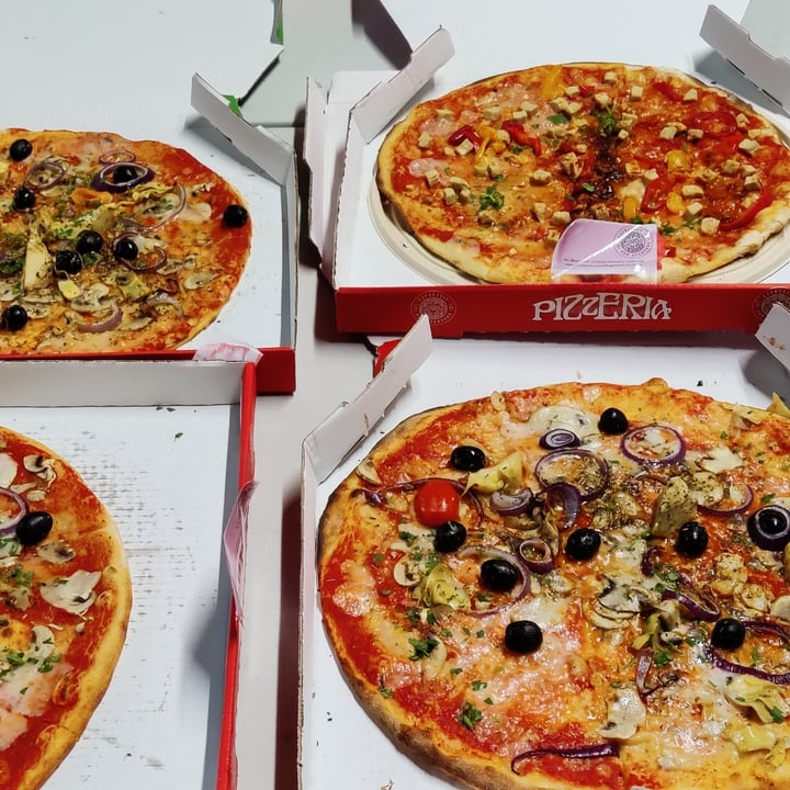 photo of Pizza Express Vegan Giardiniera shared by @planetontheplate on  21 Feb 2023 - review