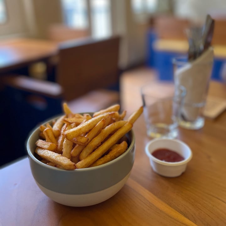 photo of Love Handle  Golden Fries shared by @lavanyak on  07 Jan 2023 - review