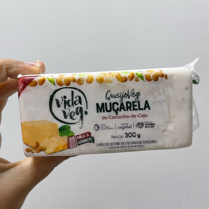 photo of Vida Veg Queijo de Castanha de Caju tipo Muçarela shared by @lorenasamcastro on  21 May 2023 - review