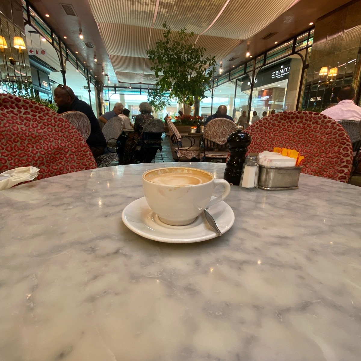 le-parc-by-tashas-u29-hyde-park-corner-william-nicol-dr-jan-smuts