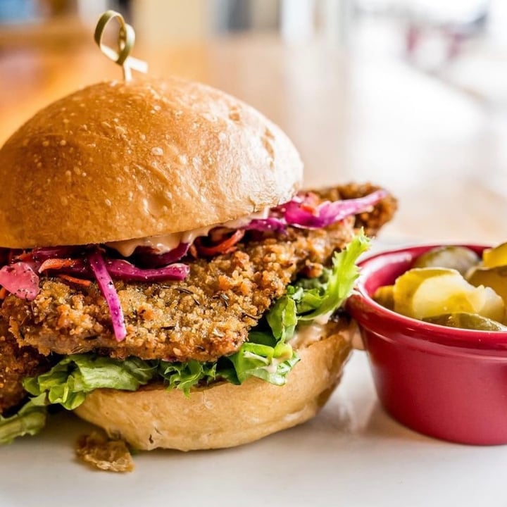 photo of Cleveland Vegan Fried chicken sandwich shared by @manelin on  08 Apr 2023 - review