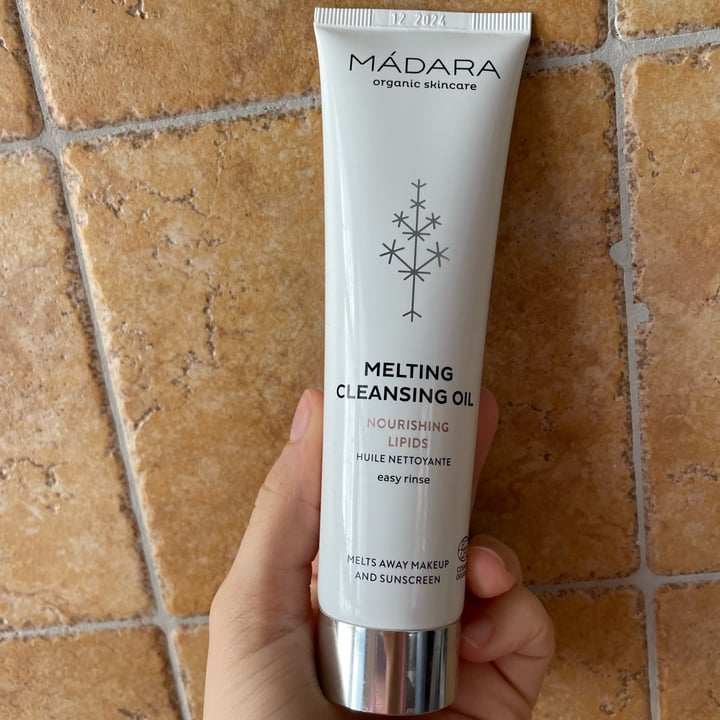 photo of Mádara Organic Skincare Melting Cleanising Oil shared by @mariannazemi on  12 Feb 2023 - review