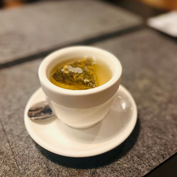 photo of Hans Im Glück German Burgergrill | Singapore VIVO CITY Chamomile Tea shared by @consciouscookieee on  02 Jul 2023 - review