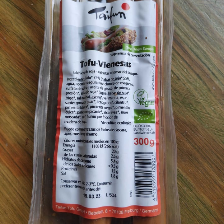 photo of Taifun Tofu Vienesas shared by @miriamzombi on  24 Feb 2023 - review