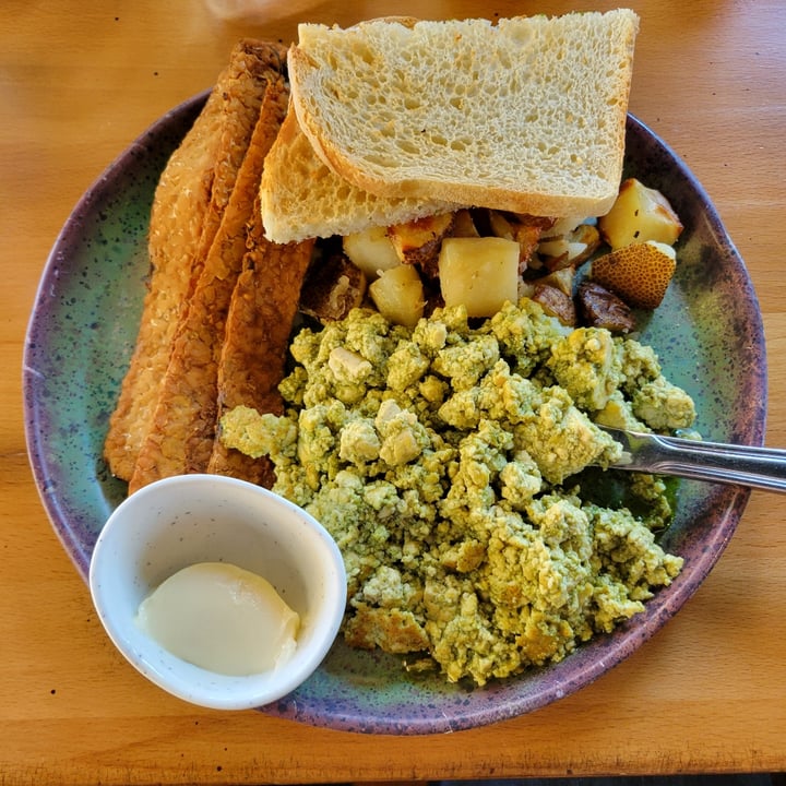 photo of Great Full Gardens Pesto Tofu Scramble shared by @organicjoe on  08 Aug 2023 - review