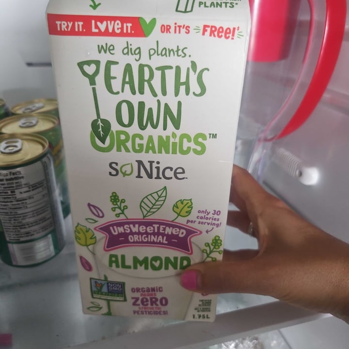 photo of Earth's Own So Nice Organic Almond Milk shared by @andreaalexandra on  15 Aug 2023 - review