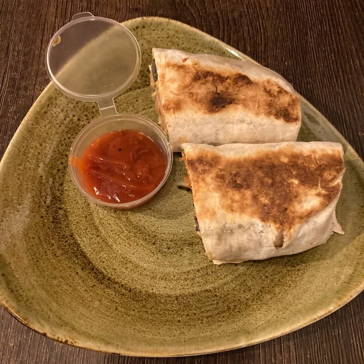 photo of Maggie Mays Belfast Cafe Vegan Breakfast Burrito shared by @elewink24 on  11 Jun 2023 - review