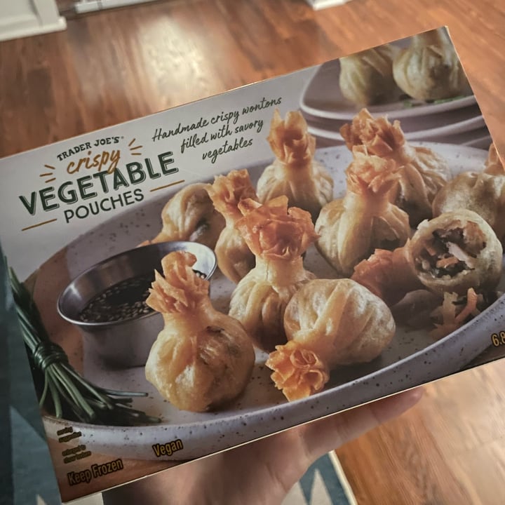 photo of Trader Joe's Crispy Vegetable Pouches shared by @clarendiee on  26 Dec 2022 - review