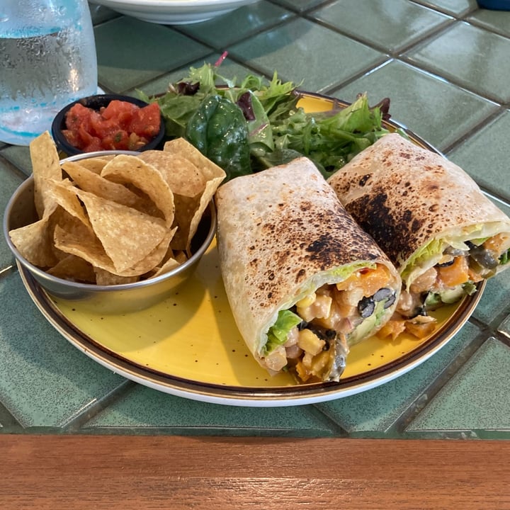 photo of Privé Tiong Bahru Mexican Burrito Wrap - Specials shared by @rjp on  22 Dec 2022 - review