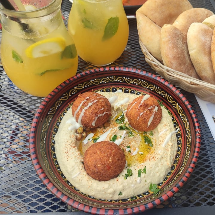 photo of Kafka Hummus Café Hummus Con Falafel shared by @hella on  16 Aug 2023 - review