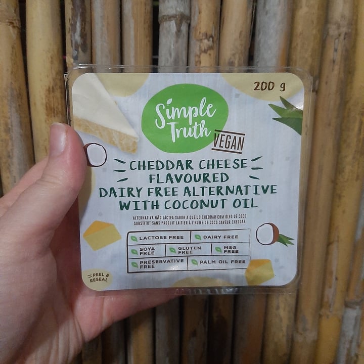 photo of Simple Truth Cheddar Cheese Flavoured shared by @alexmassey on  01 May 2023 - review