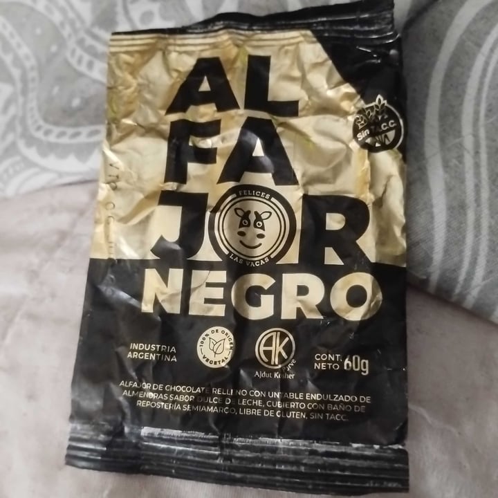 photo of Felices Las Vacas Alfajor negro sin tacc shared by @martuc on  08 May 2023 - review