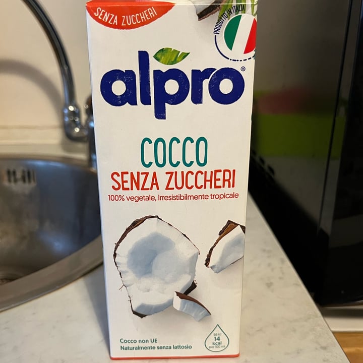 photo of Alpro Bevanda Al Cocco Senza Zuccheri shared by @tipsyballoons on  19 Mar 2023 - review