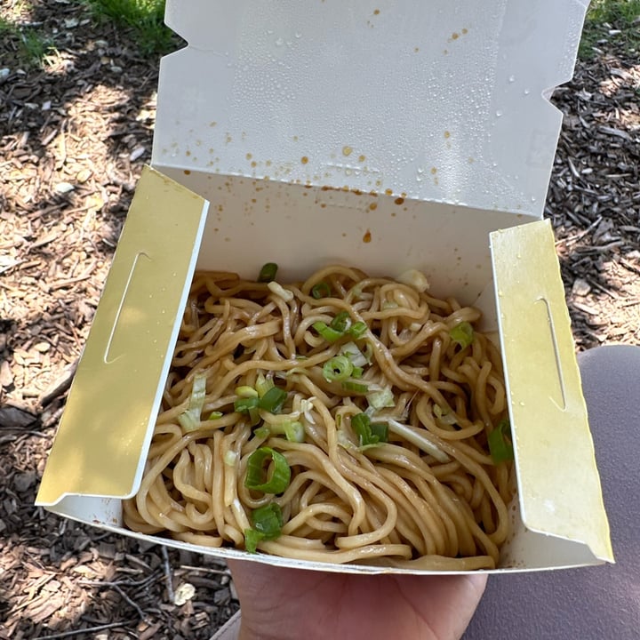 photo of Dough Zone Dumpling House San Mateo Onion And Garlic Soy Sauce Noodles shared by @lilybug on  15 May 2023 - review