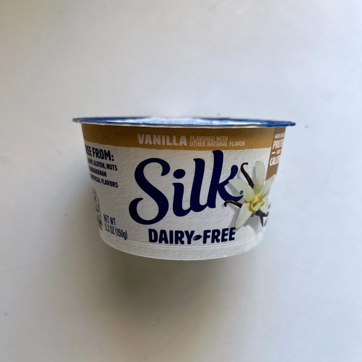 photo of Silk Vanilla Yogurt Alternative Made with Soy 150g shared by @kyu on  07 Jul 2023 - review