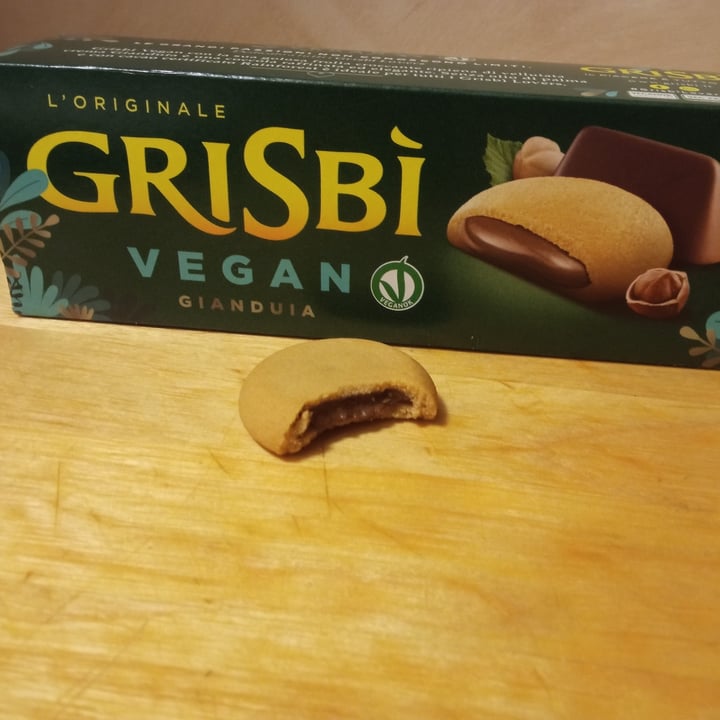 photo of Vicenzi Grisbì Gianduia shared by @veeness88 on  01 Aug 2023 - review