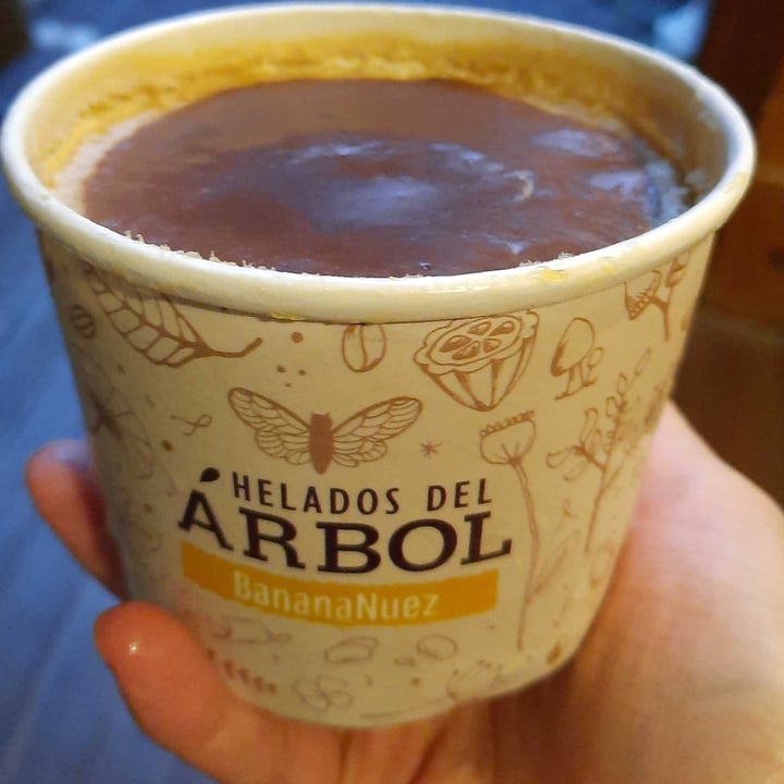 photo of Helados del Árbol Helado de banana con salsa de chocolate y nuez shared by @lurethemwithfood on  21 Feb 2023 - review