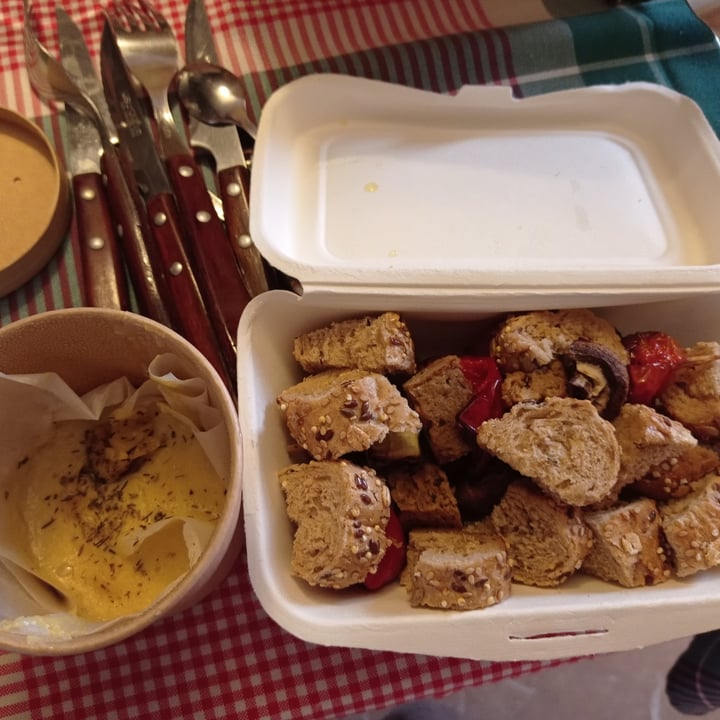 photo of Restaurante Alive Vegan cheese fondue shared by @isabeletta on  06 Jan 2023 - review