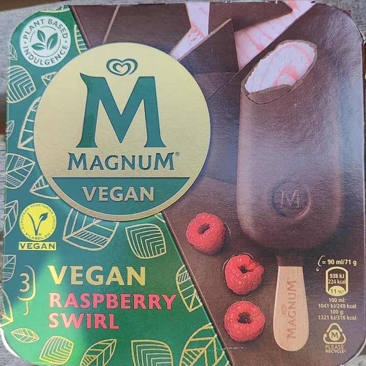 photo of Magnum Vegan Raspberry Swirl shared by @ohrenje on  04 May 2023 - review