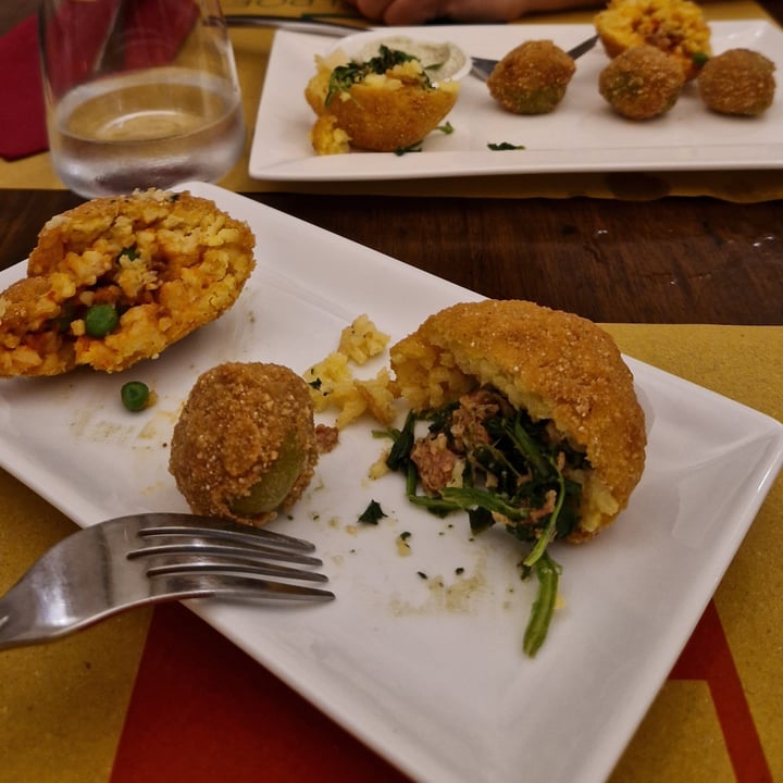 photo of Locanda dei Poeti Arancina Al Ragù Della Locanda shared by @feddyfede on  03 Jul 2023 - review