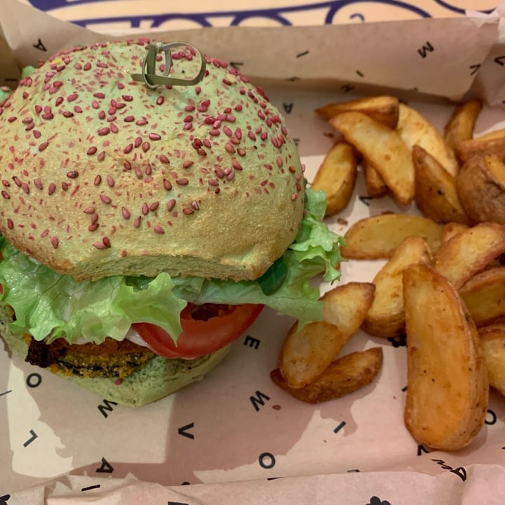 photo of Flower Burger elf burger shared by @mariianna on  20 Jan 2023 - review