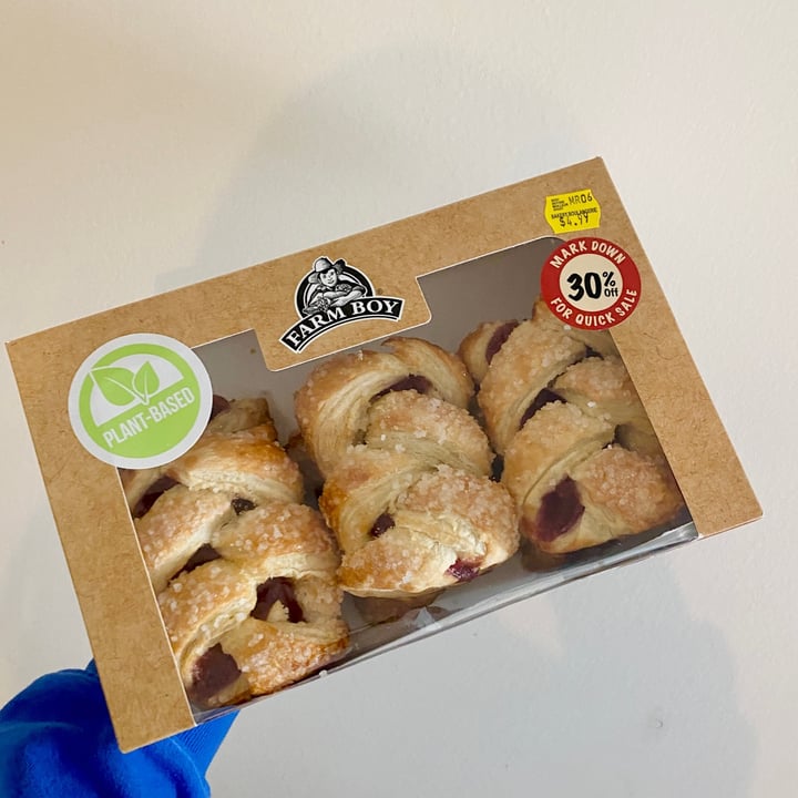 photo of Farm Boy planet based cherry strudel shared by @6ixvegan on  05 Mar 2023 - review