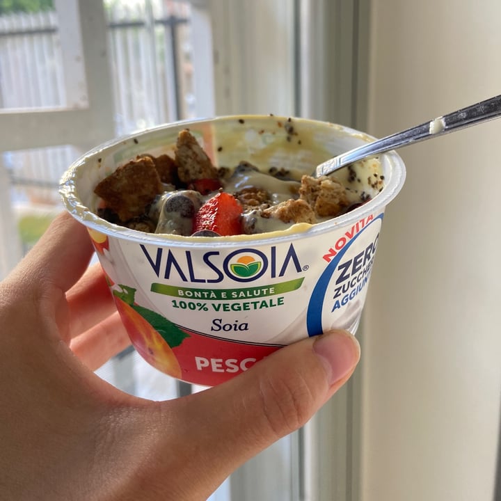 photo of Valsoia yogurt di soia alla pesca zero zuccheri aggiunti shared by @chiaranaive on  21 Jul 2023 - review