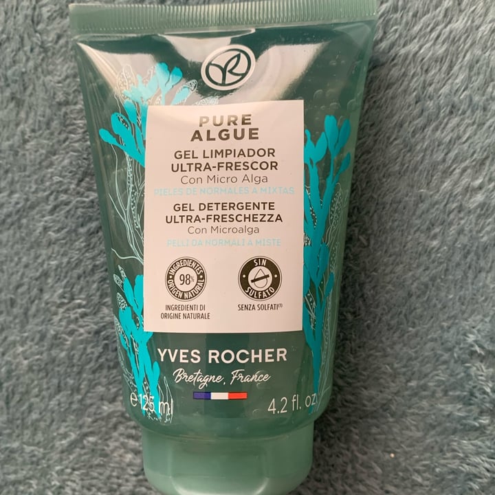 photo of Yves rocher Detergente pure algue shared by @elyqs on  28 Feb 2023 - review