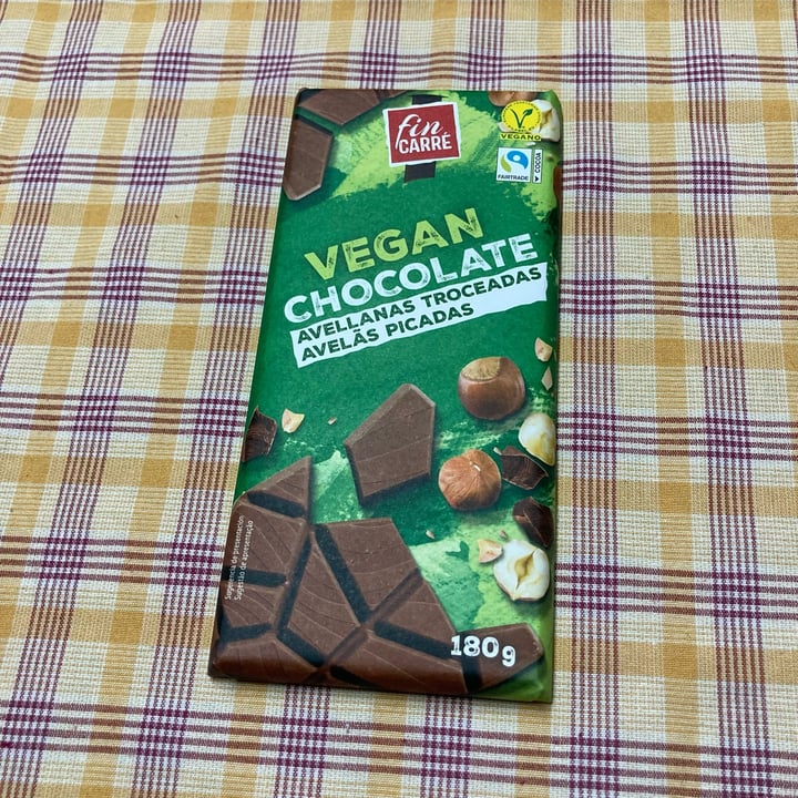 photo of Fin Carré Chocolate con avellanas troceadas shared by @plentyplants on  30 May 2023 - review