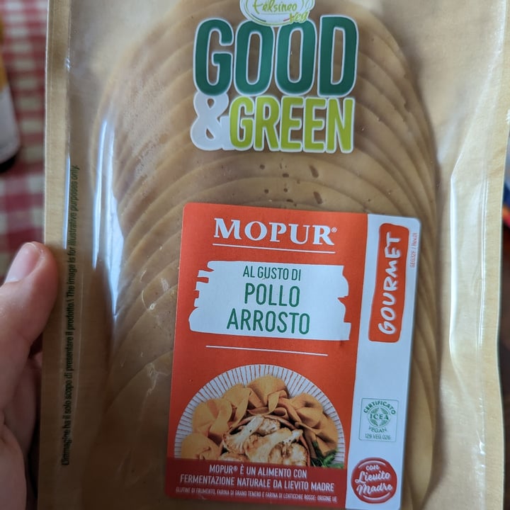 photo of Good and green affettato vegetale gusto pollo arrosto shared by @miriampst on  24 Apr 2023 - review