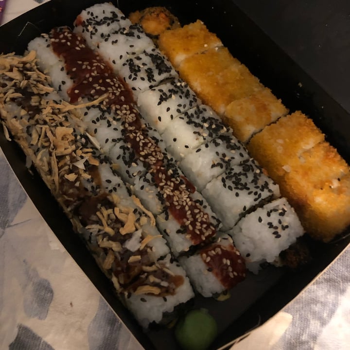 photo of BĪGAN SUSHI (Take Away & Delivery) Sushi Box Medium shared by @catabuffarini on  05 Jan 2023 - review