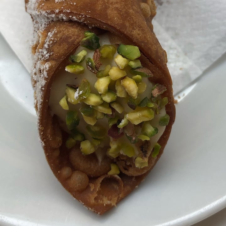 photo of Bar Dolcezza di Cuscunà Temistocle Cannolo alla vaniglia shared by @lisasir on  20 Jul 2023 - review