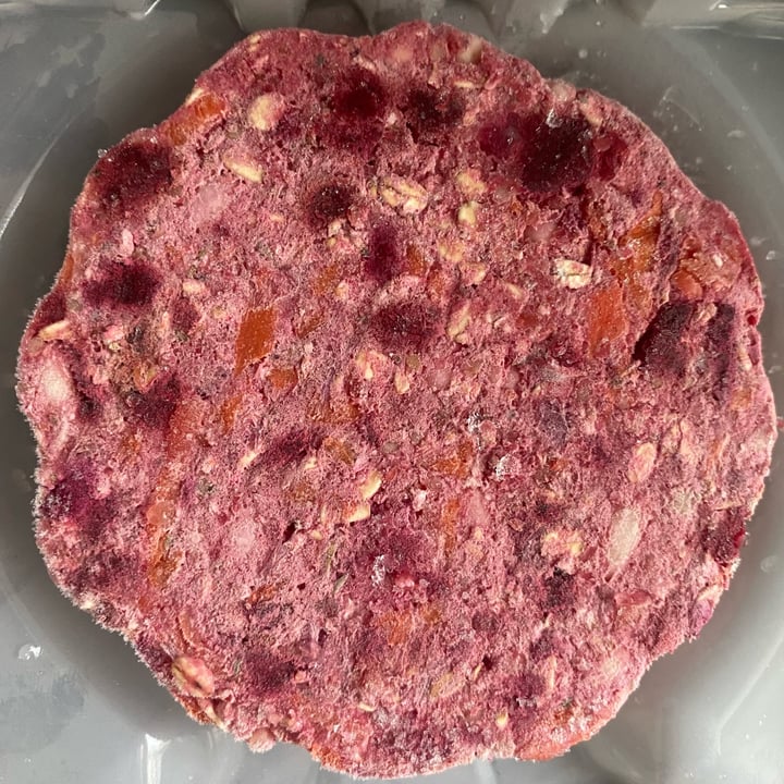 photo of Actual veggies Actual purple burger shared by @spookyfoodie on  15 Jan 2023 - review