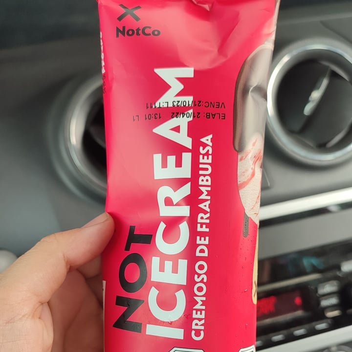 photo of NotCo Paletas Cremoso De Frambuesa shared by @leveganito on  15 Mar 2023 - review