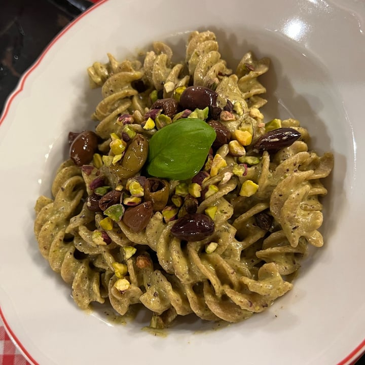 photo of miscusi Pasta Al Pesto Di Pistacchi E Olive shared by @chiaramerli on  10 Feb 2023 - review